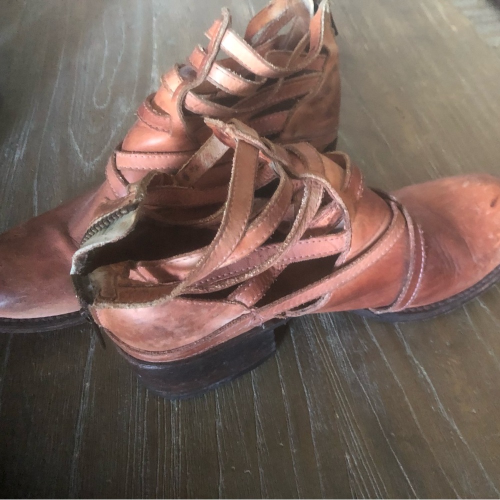 Freebird by Steven Stair Brown Distressed Strappy size 8